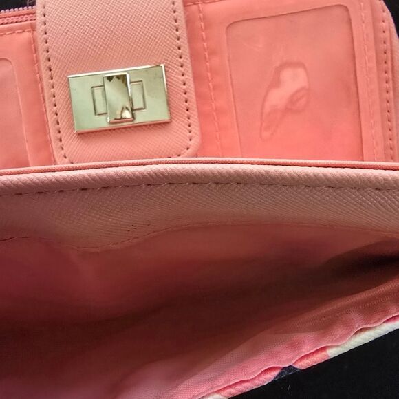 Flower Wristlet Wallet (PUR2) - Picture 9 of 14